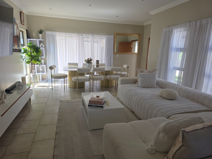 To Let 3 Bedroom Property for Rent in Wilkoppies North West
